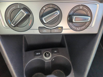 Photo 23 du bon plan VOLKSWAGEN Polo 1.4 TDI 90ch BlueMotion Technology Allstar 5p occasion à 9990 €