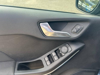 Photo 14 du bon plan FORD Fiesta 1.0 Flexifuel 95ch Titanium Business 5p occasion à 15490 €