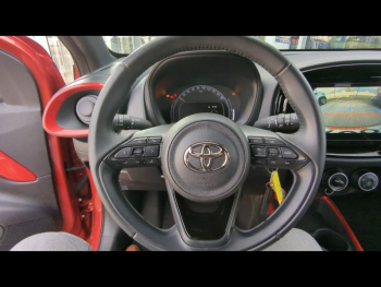 Photo 15 du bon plan TOYOTA Aygo X 1.0 VVT-i 72ch Design occasion à 13990 €