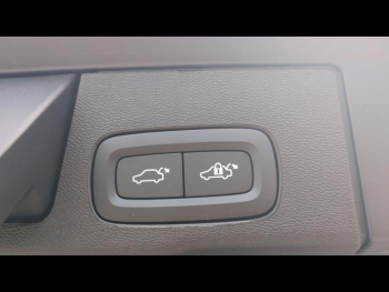 Photo 10 du bon plan VOLVO XC60 T6 Hybride Rechargeable 253 + 145ch Plus Style Dark Geartronic 8 AWD occasion à 66900 €