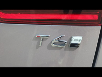 Photo 12 du bon plan VOLVO XC60 T6 Hybride Rechargeable 253 + 145ch Plus Style Dark Geartronic 8 AWD occasion à 66900 €