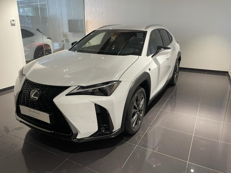 Bon plan LEXUS UX 300h F SPORT Design 4WD occasion à 39900 €
