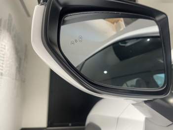 Photo 11 du bon plan LEXUS UX 300h F SPORT Design 4WD occasion à 39900 €