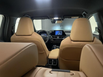 Photo 14 du bon plan LEXUS UX 300h F SPORT Design 4WD occasion à 39900 €
