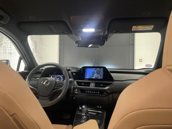 Photo 20 du bon plan LEXUS UX 300h F SPORT Design 4WD occasion à 39900 €