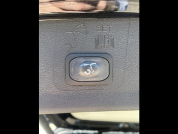 Photo 16 du bon plan FORD Kuga 1.5 Flexifuel-E85 150ch Stop&Start Vignale 170g 4x2 Euro6.2 occasion à 17900 €