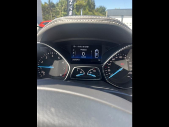 Photo 18 du bon plan FORD Kuga 1.5 Flexifuel-E85 150ch Stop&Start Vignale 170g 4x2 Euro6.2 occasion à 17900 €