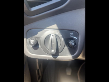 Photo 21 du bon plan FORD Kuga 1.5 Flexifuel-E85 150ch Stop&Start Vignale 170g 4x2 Euro6.2 occasion à 17900 €