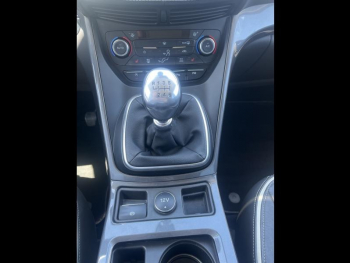 Photo 23 du bon plan FORD Kuga 1.5 Flexifuel-E85 150ch Stop&Start Vignale 170g 4x2 Euro6.2 occasion à 17900 €