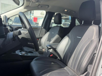 Photo 11 du bon plan FORD Kuga 2.5 Duratec 190ch FHEV E85 Vignale BVA occasion à 28490 €