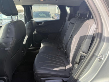 Photo 12 du bon plan FORD Kuga 2.5 Duratec 190ch FHEV E85 Vignale BVA occasion à 28490 €