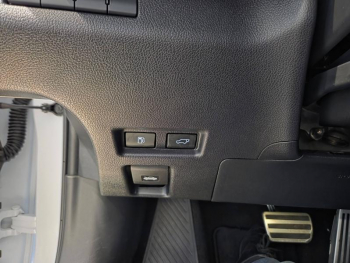 Photo 10 du bon plan LEXUS UX 250h 2WD F SPORT MY19 occasion à 23990 €