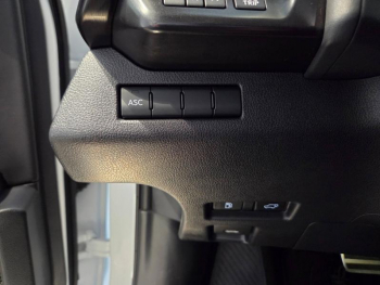 Photo 11 du bon plan LEXUS UX 250h 2WD F SPORT MY19 occasion à 23990 €