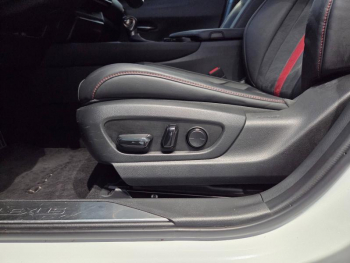 Photo 12 du bon plan LEXUS UX 250h 2WD F SPORT MY19 occasion à 23990 €