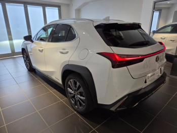 Photo 18 du bon plan LEXUS UX 250h 2WD F SPORT MY19 occasion à 23990 €