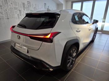 Photo 20 du bon plan LEXUS UX 250h 2WD F SPORT MY19 occasion à 23990 €