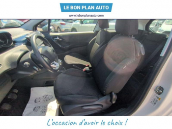 Photo 14 du bon plan PEUGEOT 208 1.2 PureTech 82ch Allure 3p occasion à 5290 €