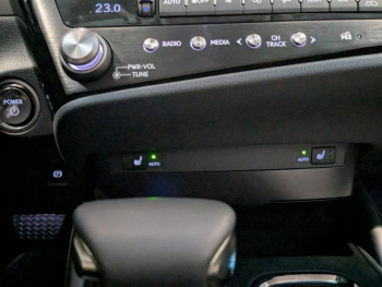 Photo 8 du bon plan LEXUS ES 300h Business MY23 occasion à 42900 €