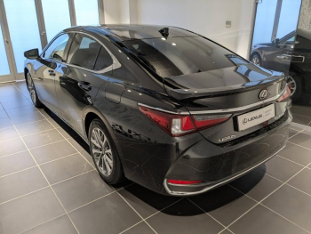Photo 12 du bon plan LEXUS ES 300h Business MY23 occasion à 42900 €