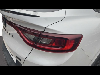 Photo 18 du bon plan RENAULT Arkana 1.6 E-Tech hybride 145ch Engineered -22 occasion à 22700 €
