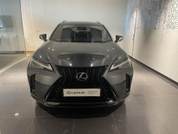 Photo 2 du bon plan LEXUS UX 300h F SPORT Design 2WD occasion à 32990 €