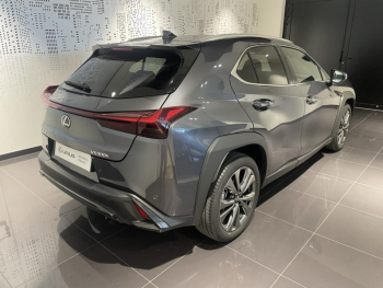 Photo 4 du bon plan LEXUS UX 300h F SPORT Design 2WD occasion à 32990 €