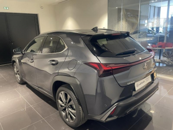 Photo 6 du bon plan LEXUS UX 300h F SPORT Design 2WD occasion à 32990 €
