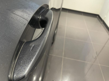 Photo 7 du bon plan LEXUS UX 300h F SPORT Design 2WD occasion à 32990 €