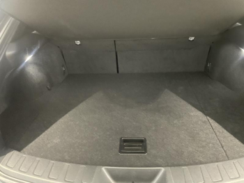 Photo 13 du bon plan LEXUS UX 300h F SPORT Design 2WD occasion à 32990 €
