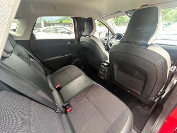 Photo 12 du bon plan RENAULT Captur 1.6 E-Tech hybride 145ch Intens -21 occasion à 17990 €