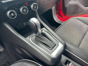 Photo 16 du bon plan RENAULT Captur 1.6 E-Tech hybride 145ch Intens -21 occasion à 17990 €