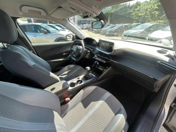 Photo 10 du bon plan PEUGEOT 2008 1.2 PureTech 130ch S&S Allure 7cv occasion à 12490 €