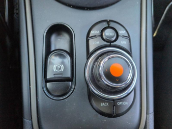 Photo 21 du bon plan MINI Countryman One 102ch Oakwood Euro6d-T occasion à 14490 €