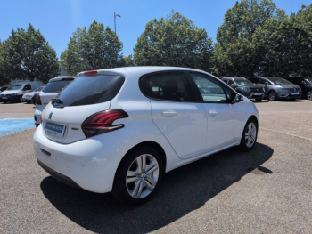 Photo 3 du bon plan PEUGEOT 208 1.2 PureTech 82ch Style 5p occasion à 6500 €