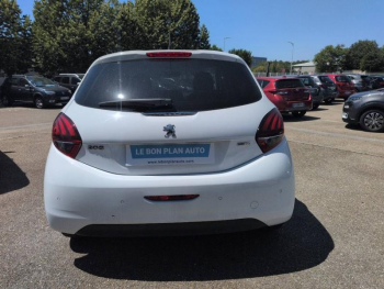 Photo 5 du bon plan PEUGEOT 208 1.2 PureTech 82ch Style 5p occasion à 6500 €