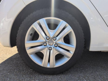 Photo 11 du bon plan PEUGEOT 208 1.2 PureTech 82ch Style 5p occasion à 6500 €