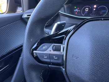 Photo 16 du bon plan PEUGEOT 208 1.2 Hybrid 136ch GT e-DCS6 occasion à 20990 €