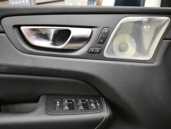Photo 13 du bon plan VOLVO XC60 T6 Hybride Rechargeable 253 + 145ch Ultra Style Chrome Geartronic 8 AWD occasion à 50900 €