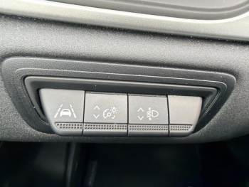 Photo 20 du bon plan RENAULT Captur 1.6 E-Tech full hybrid 145ch Evolution occasion à 20990 €