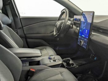 Photo 8 du bon plan FORD Mustang Mach-E 487ch Extended Range 91kWh GT AWD occasion à 47990 €