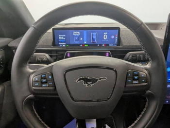 Photo 18 du bon plan FORD Mustang Mach-E 487ch Extended Range 91kWh GT AWD occasion à 47990 €