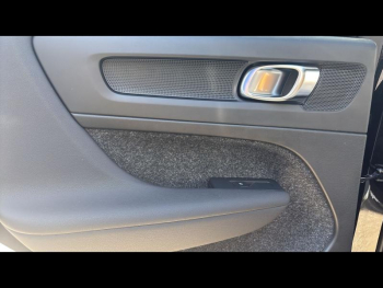 Photo 26 du bon plan VOLVO XC40 B3 163ch Black Edition DCT 7 occasion à 44900 €