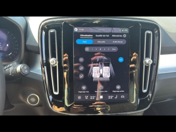 Photo 32 du bon plan VOLVO XC40 B3 163ch Black Edition DCT 7 occasion à 44900 €
