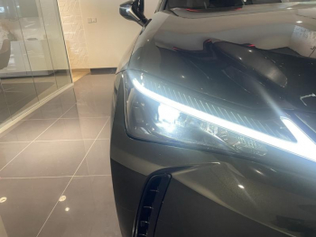 Photo 7 du bon plan LEXUS UX 250h 4WD Luxe Plus  MY22 occasion à 27990 €