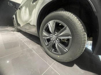 Photo 9 du bon plan LEXUS UX 250h 4WD Luxe Plus  MY22 occasion à 27990 €
