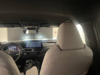 Photo 14 du bon plan LEXUS UX 250h 4WD Luxe Plus  MY22 occasion à 27990 €