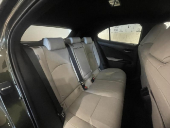 Photo 17 du bon plan LEXUS UX 250h 4WD Luxe Plus  MY22 occasion à 27990 €