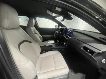 Photo 18 du bon plan LEXUS UX 250h 4WD Luxe Plus  MY22 occasion à 27990 €