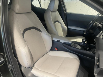 Photo 19 du bon plan LEXUS UX 250h 4WD Luxe Plus  MY22 occasion à 27990 €