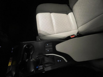Photo 28 du bon plan LEXUS UX 250h 4WD Luxe Plus  MY22 occasion à 27990 €